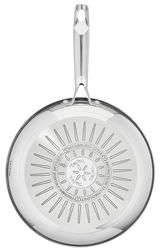 Pfanne aus Edelstahl von oben mit sichtbarem Bodenmuster und Griff.