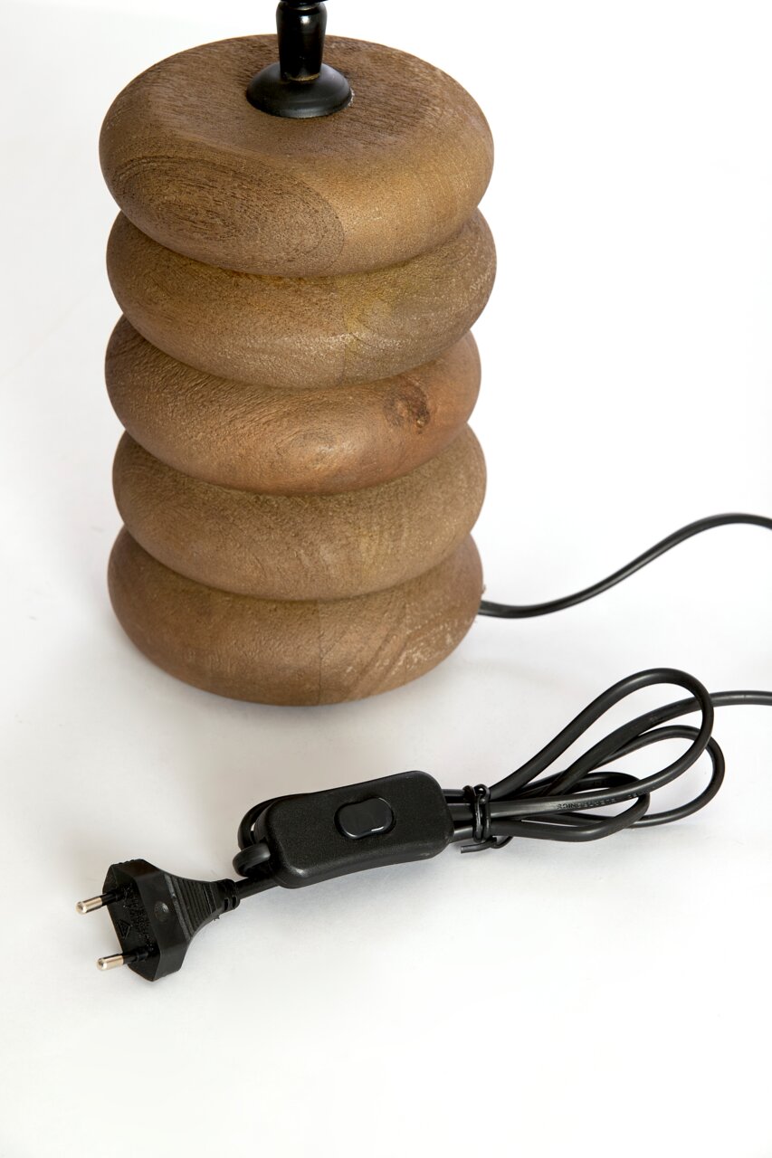 Houten lampvoet met een ronde, gestapelde vorm en een zwarte kabel met schakelaar, zijaanzicht