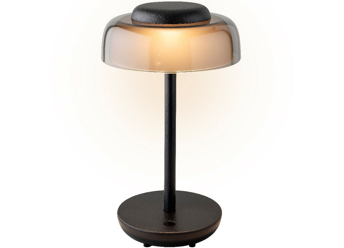 LED Tischleuchte mit schwarzem Sockel und rauchfarbenem Schirm, seitliche Perspektive