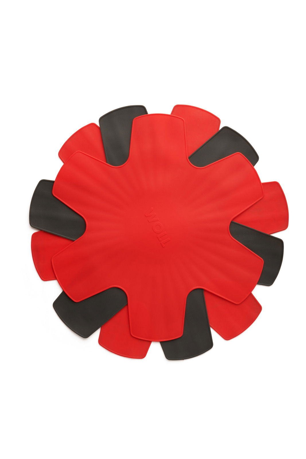 Pfannenschutz-Set in Rot und Schwarz, von oben betrachtet, bestehend aus zwei überlappenden, blütenförmigen Schutzmatten.