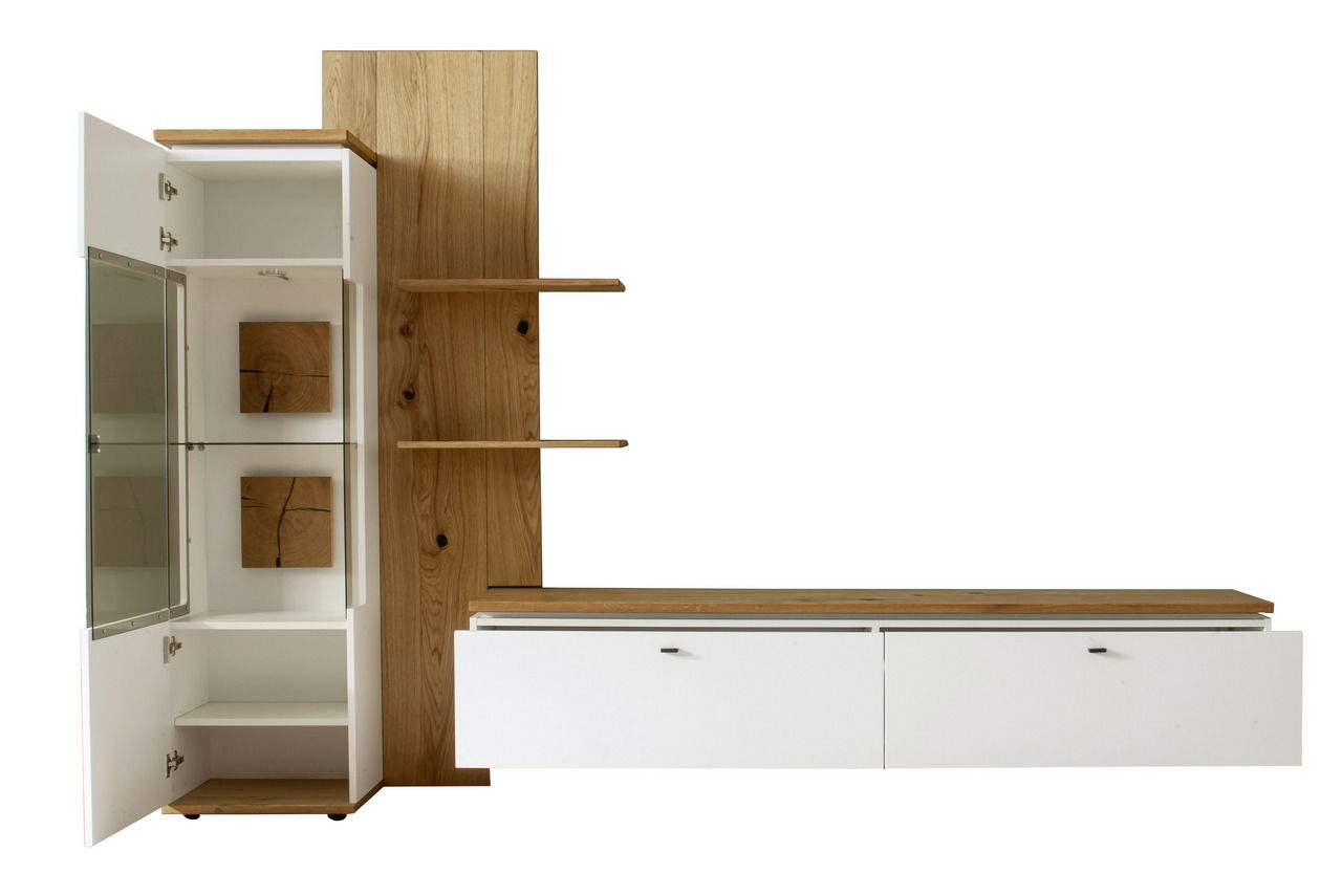 Wandkombination Novel MATADI in Holzoptik mit weißen Elementen, bestehend aus einem Schrank mit Glastür, Regalböden und Schubladen, seitliche Perspektive.