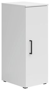 Weißer Mehrzweckschrank mit schwarzem Griff, perspektivisch von vorne links betrachtet.