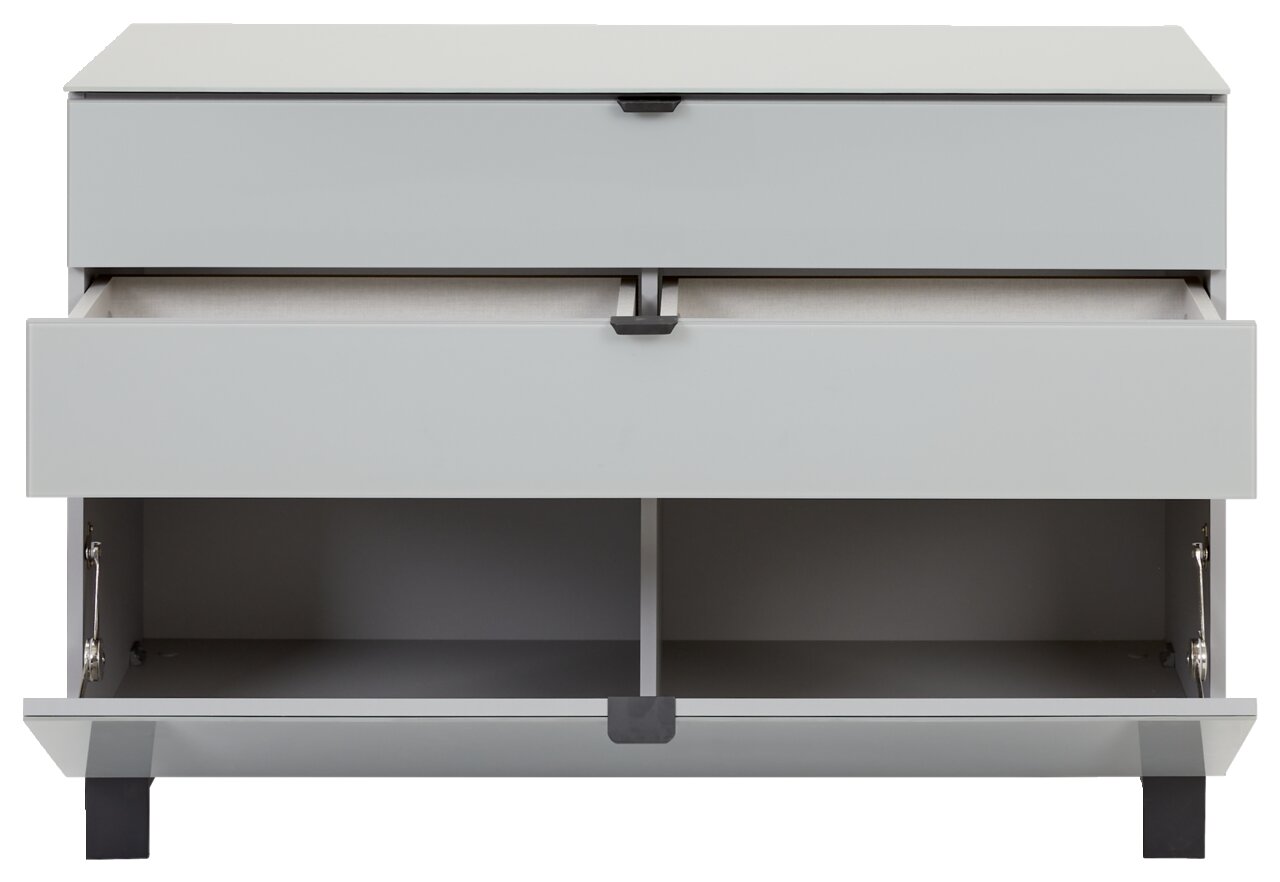 Frontansicht eines modernen, grauen Sideboards mit zwei offenen Schubladen und einem offenen Fach darunter.