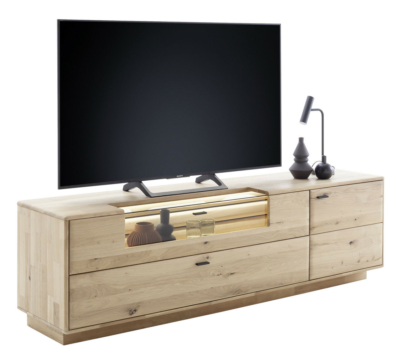 Holz-Lowboard mit Fernseher, Dekoration und Lampe, seitliche Perspektive