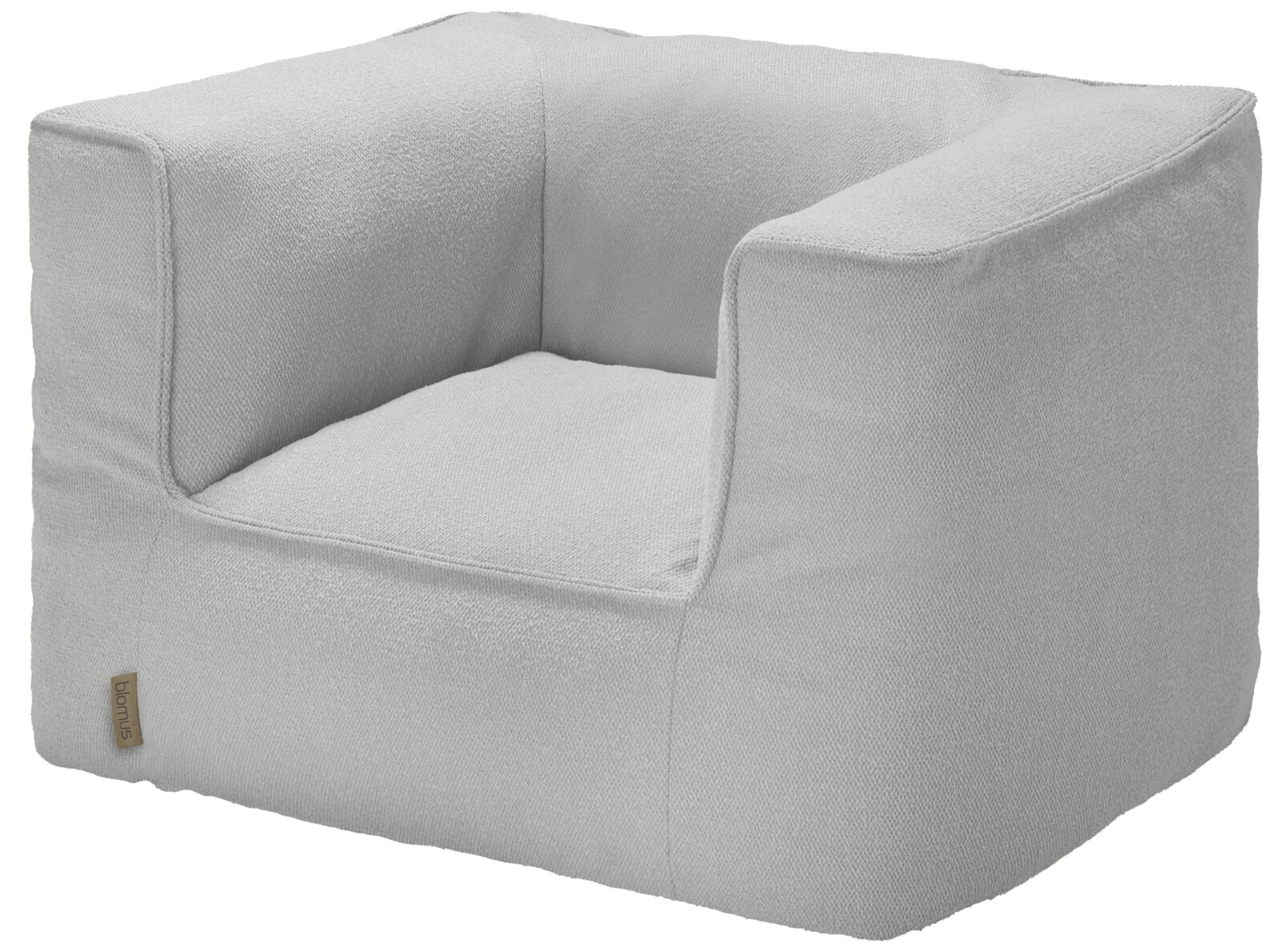 blomus Outdoorfauteuil GROW Lichtgrijze, gestoffeerde kinderfauteuil met armleuningen en stoffen bekleding, schuin gefotografeerd vanaf links vooraan