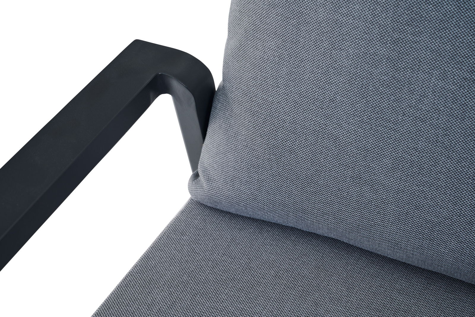 Siena Garden Comfort Plus Stapelsessel VALENCIA Nahaufnahme eines grauen Comfort Plus Stapelsessels mit schwarzer Armlehne, von oben betrachtet.