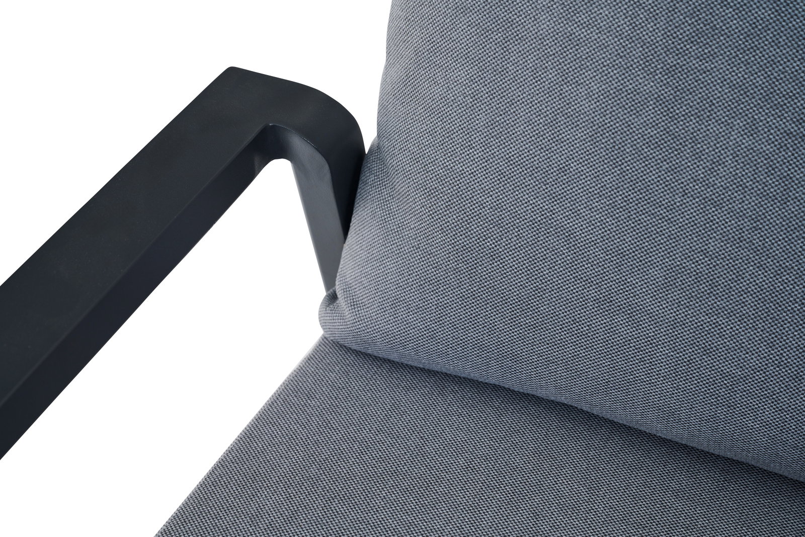 Siena Garden Comfort Plus Stapelsessel VALENCIA Nahaufnahme eines grauen Comfort Plus Stapelsessels mit schwarzer Armlehne, von oben betrachtet.