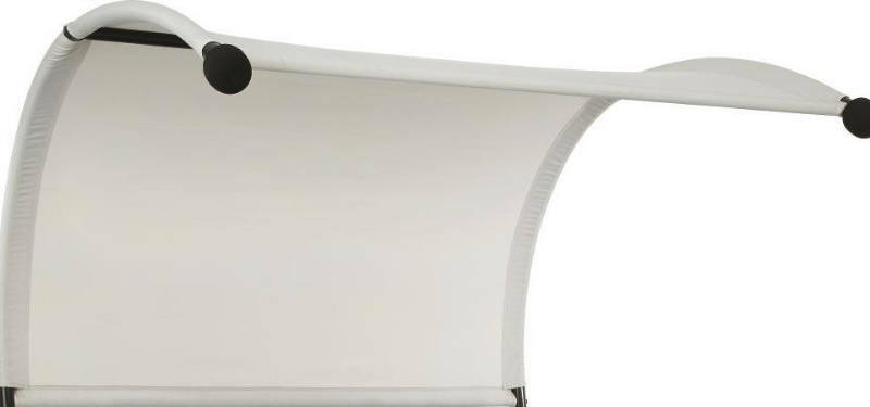 Seitenansicht eines weißen Ersatzdachs mit gebogenen Kanten.