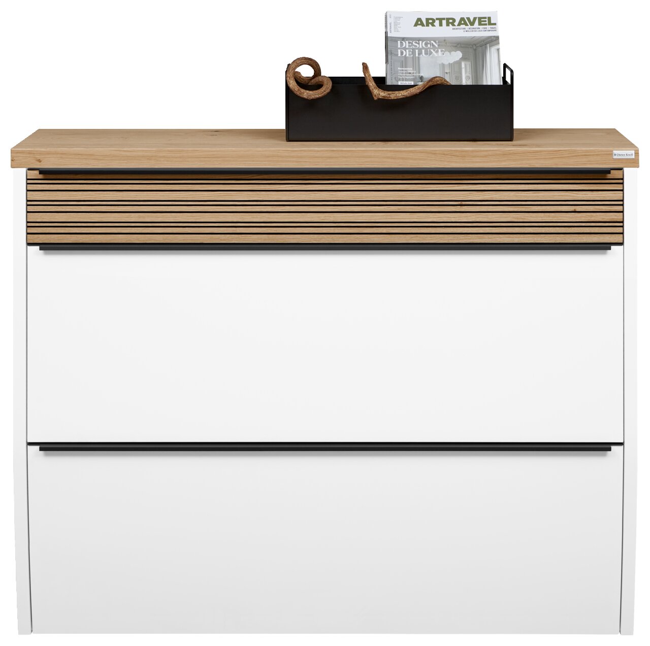 Frontansicht eines XL-Hängeschuhschranks mit Holz- und Weißakzenten, dekoriert mit Zeitschriften und einer Skulptur auf der Oberseite.