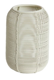 Teelichthalter aus geflochtenem Material in zylindrischer Form, seitliche Perspektive