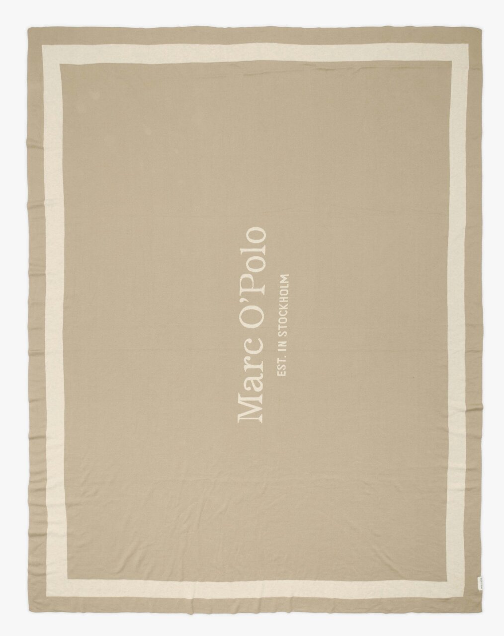 Beige Plaid mit weißem Rand und vertikalem Schriftzug 'Marc O'Polo EST. IN STOCKHOLM', Draufsicht