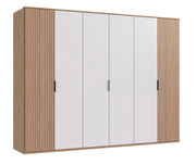 Sechs-türiger Drehtürenschrank mit weißen Fronten und Holzseiten, Frontalansicht