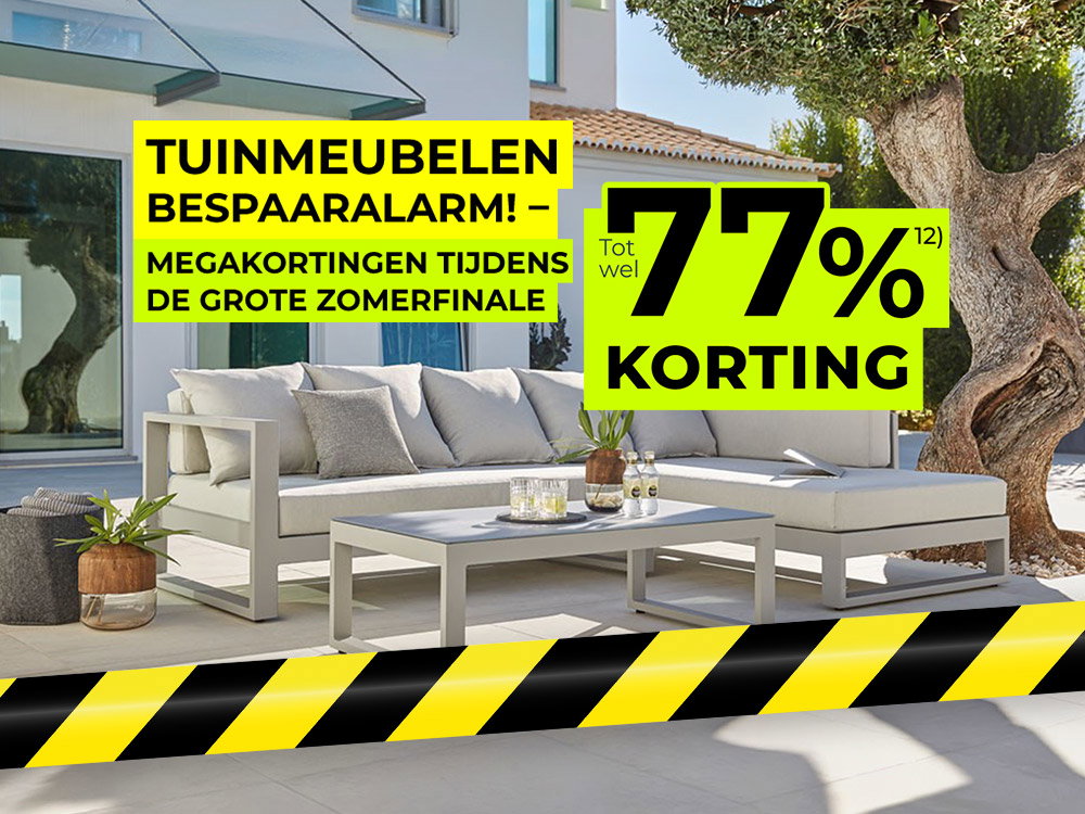 Moderne tuinlounge op terras bij woning, promotiebanner met zomerslot en hoge kortingen op tuinmeubelen.