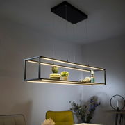 Moderne schwarze Pendelleuchte CONTURA von Paul Neuhaus, rechteckiges Design mit integrierter LED-Beleuchtung, seitliche Perspektive.