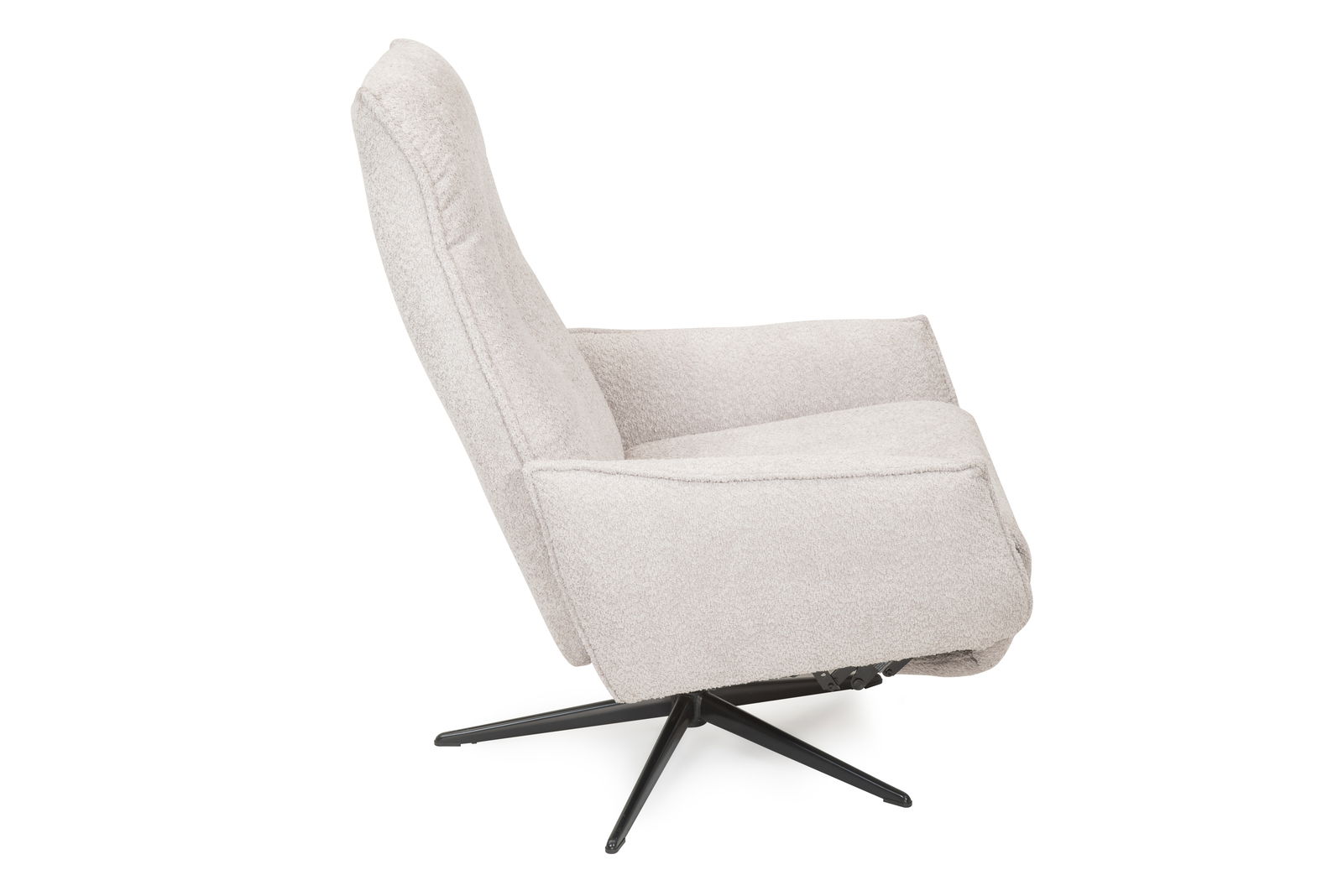 Seitenansicht eines beigen Relaxsessels mit schwarzem Drehfuß