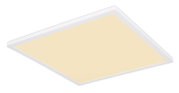 Quadratische, flache LED-Deckenleuchte/Panel mit weißem Rahmen und warmweiß leuchtender Fläche, freigestellt vor weißem Hintergrund, in schräger Untersicht (Perspektive von unten)