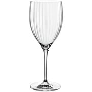 Elegantes Rotweinglas POESIA 600ml mit vertikalen Rillen, seitliche Ansicht