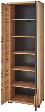 Offener Garderobenschrank aus Holz mit mehreren Regalböden, seitliche Perspektive