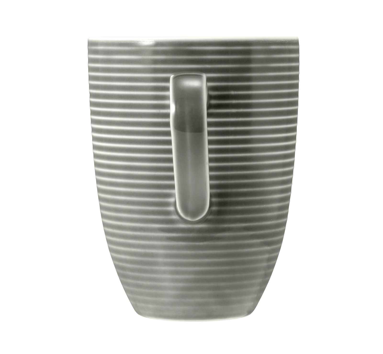 Grauer Kaffeebecher mit Henkel, seitliche Perspektive, mit horizontalen Streifen.