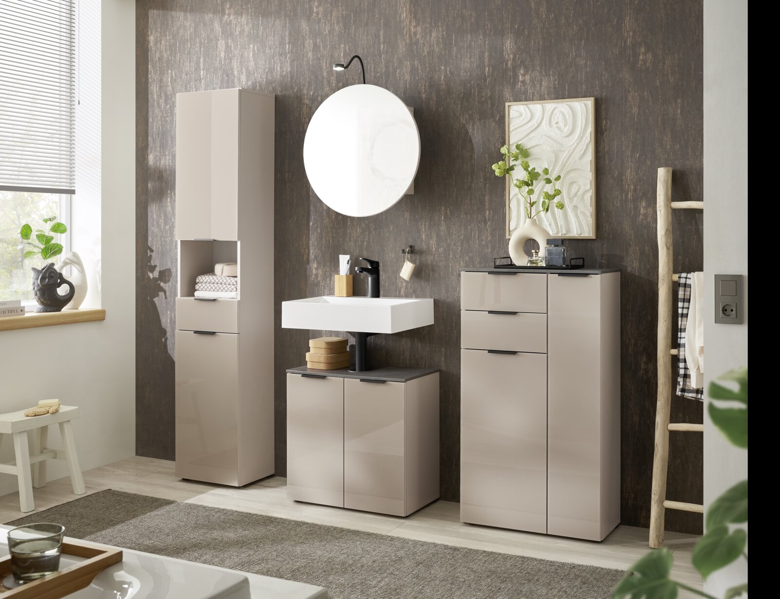 XORA Waschbeckenunterschrank SANTORIN Moderner Waschbeckenunterschrank in einem stilvollen Badezimmer, frontal betrachtet, mit glänzender Oberfläche und minimalistischer Gestaltung.