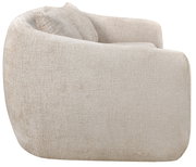 Seitenansicht eines beigen 2-Sitzer Sofas mit weicher Polsterung und abgerundeten Kanten.