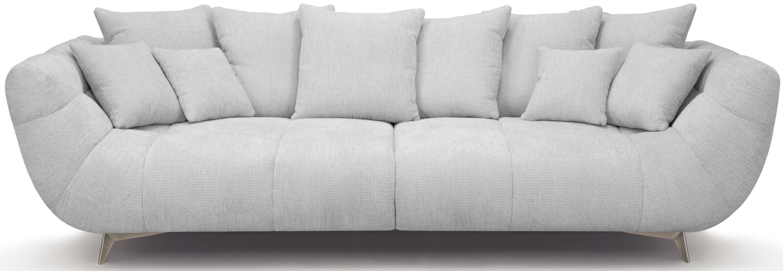 Hellgraues, modern gepolstertes 3-Sitzer-Sofa mit vielen Rückenkissen und schmalen Metallfüßen, frontal von vorne auf weißem Hintergrund
