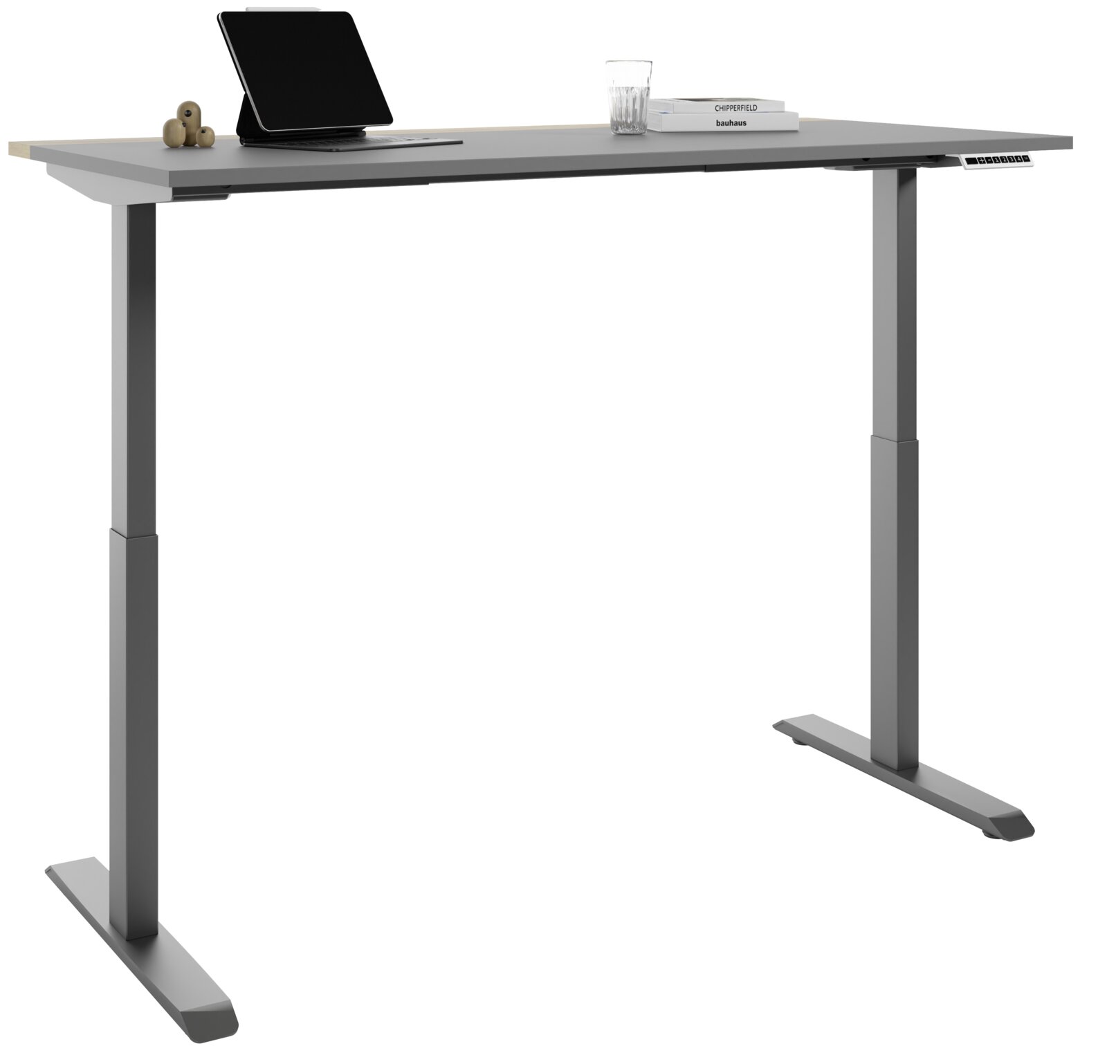Moderner höhenverstellbarer E-Schreibtisch in seitlicher Perspektive mit Laptop, Glas und Buch auf der Tischplatte.