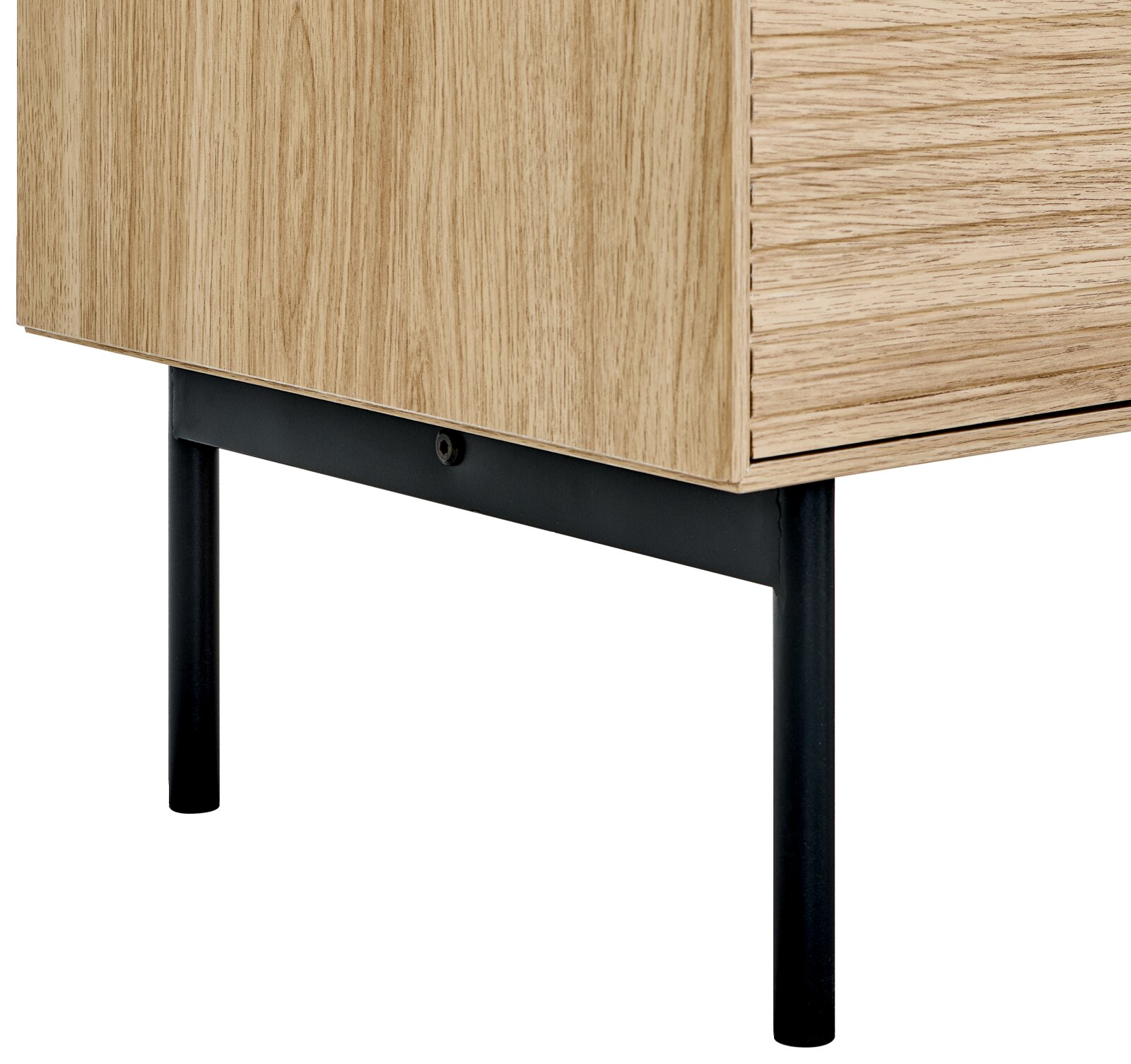 Detailaufnahme eines Möbelstücks aus hellem Holz mit schwarzem Metallgestell, Ansicht schräg von vorne unten auf die Ecke