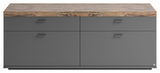 Frontansicht eines modernen TV-Lowboards mit grauen Schubladen und einer Holzoberfläche.