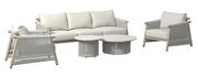 Loungegarnitur-Set bestehend aus einem dreisitzigen Sofa, zwei Sesseln und zwei runden Couchtischen in moderner, minimalistischer Optik. Perspektive: Frontalansicht.