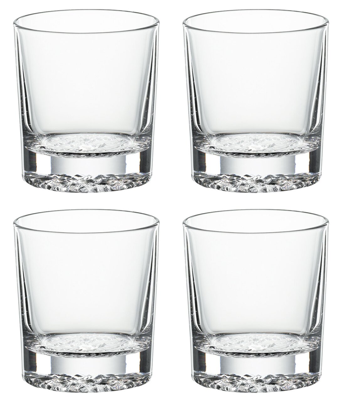 Vier Whiskybecher aus klarem Glas, frontal abgebildet, ideal für stilvollen Genuss.