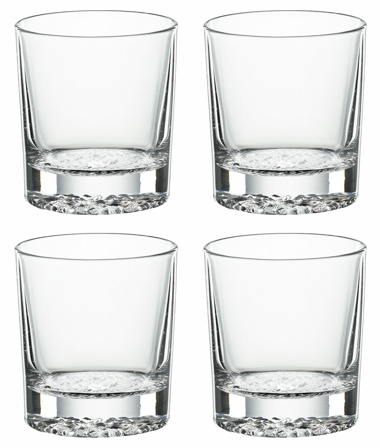 Vier Whiskybecher aus klarem Glas, frontal abgebildet, ideal für stilvollen Genuss.