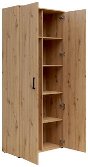 Mehrzweck-Vorratsschrank aus Holz mit geöffneter Tür, zeigt mehrere Regalböden, Perspektive von schräg vorne.