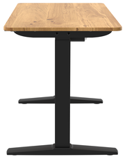 Seitenansicht eines höhenverstellbaren E-Schreibtischs mit schwarzem Metallgestell und Holzplatte.