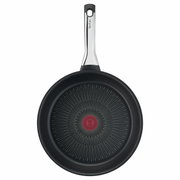 Bratpfanne Excellence 32cm von oben mit schwarzer Antihaftbeschichtung und rotem Thermo-Spot in der Mitte.