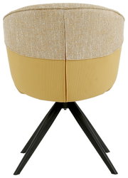 Achterkant van een fauteuil met een beige stoffen bekleding en een zwart metalen frame.