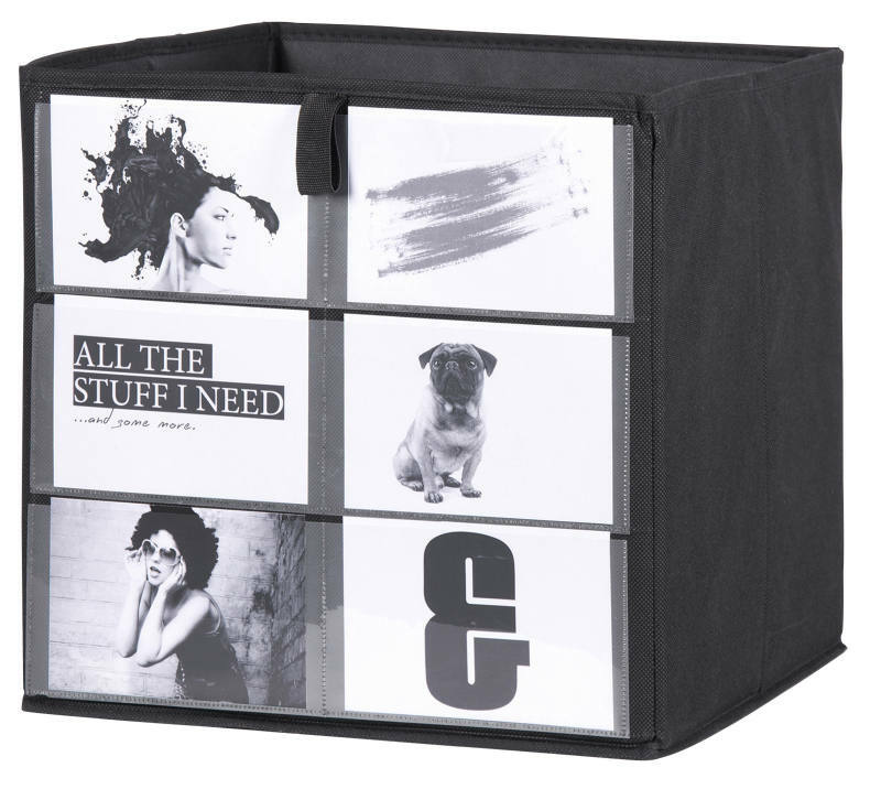 Schwarze Stoffbox mit vier dekorativen Fächern, die von der Seite fotografiert wurde. Enthält Bilder und Text wie 'All the stuff I need' und ein Bild eines Mops.