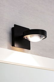 Moderne LED Wandleuchte in schwarzem Design, seitliche Perspektive