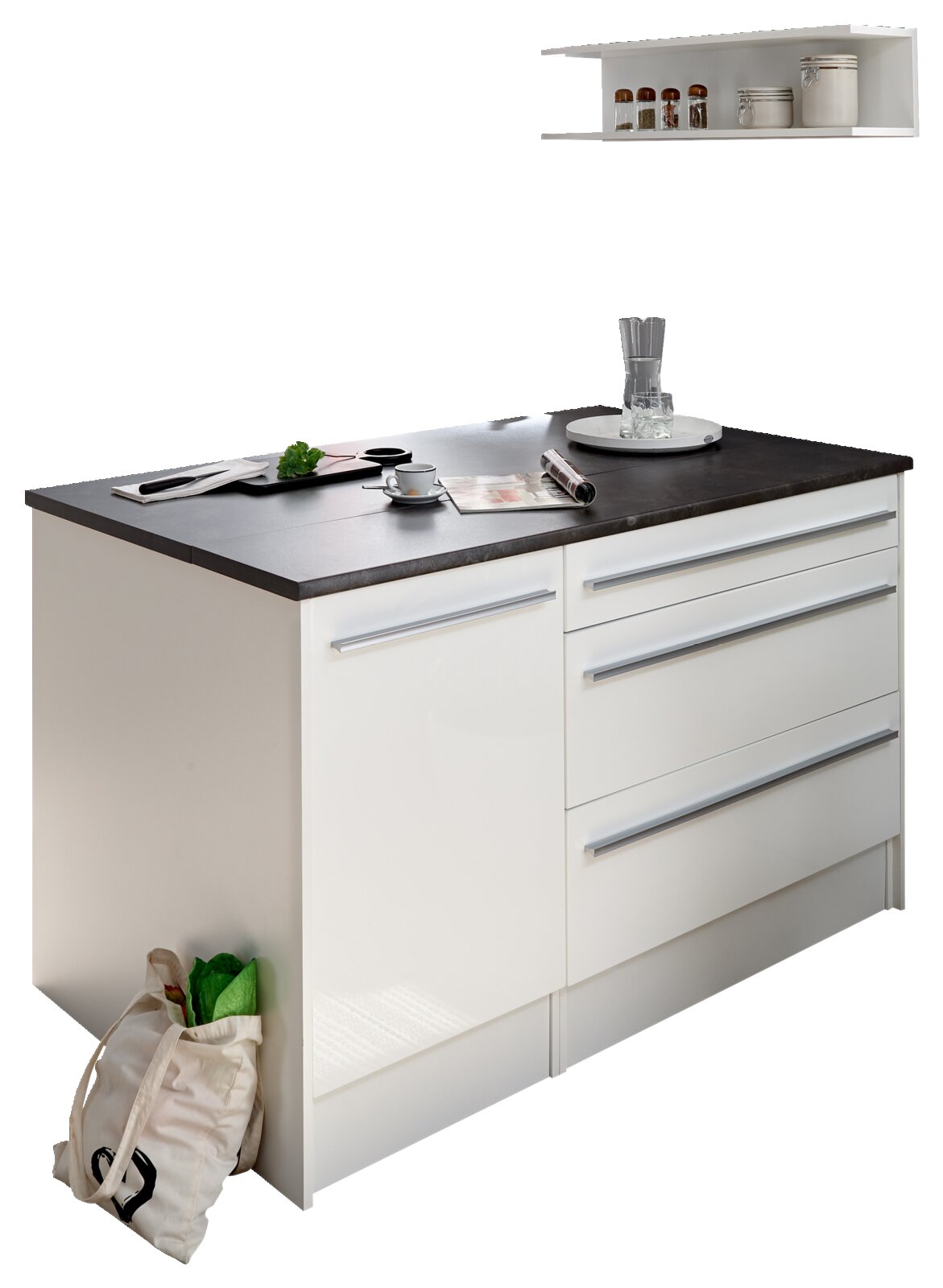 Moderne Kücheninsel mit weißem Korpus und dunkler Arbeitsplatte, seitliche Perspektive. Inklusive Schubladen und dekorativen Elementen wie einer Tasse und einem Tablett.
