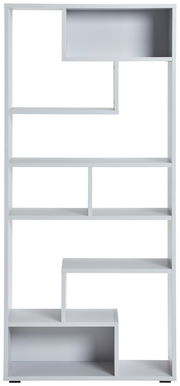 Moderner weißer Raumteiler mit asymmetrischen Regalfächern, frontal betrachtet.