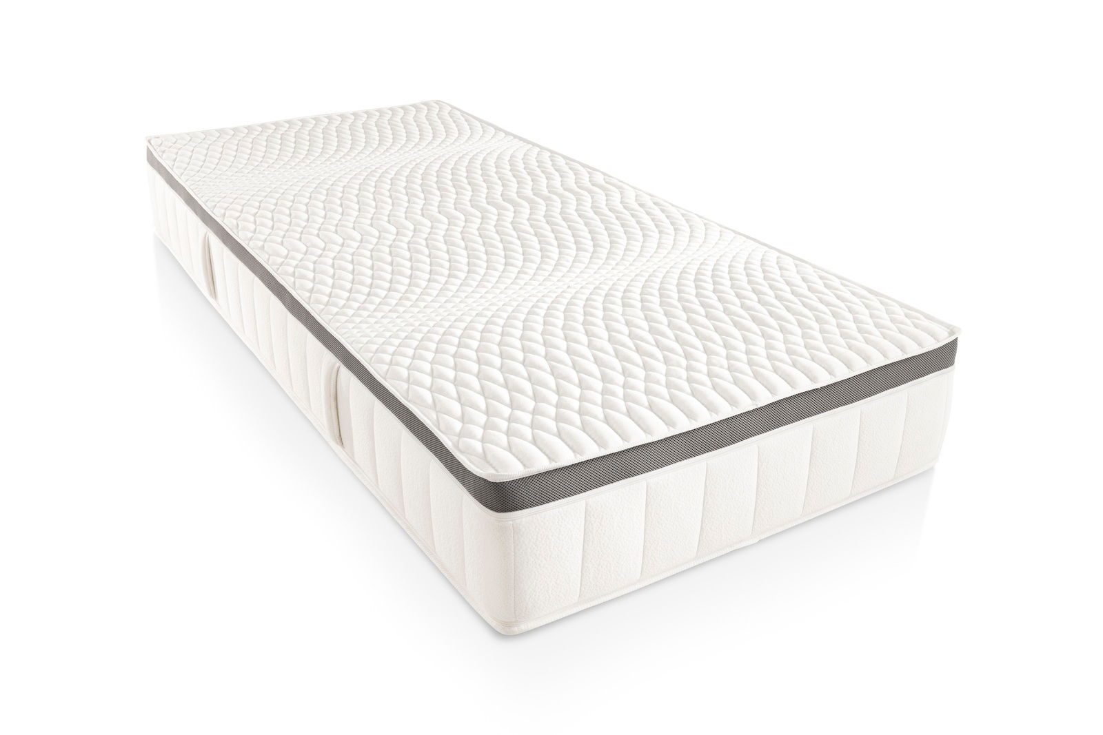 Seitliche Perspektive auf eine weiße Matratze mit gestepptem Muster und grauem Rand.