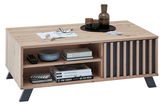 Moderner Couchtisch aus Holz mit offenen Regalfächern, dekoriert mit Büchern, einer Schale und Gläsern, seitliche Perspektive.