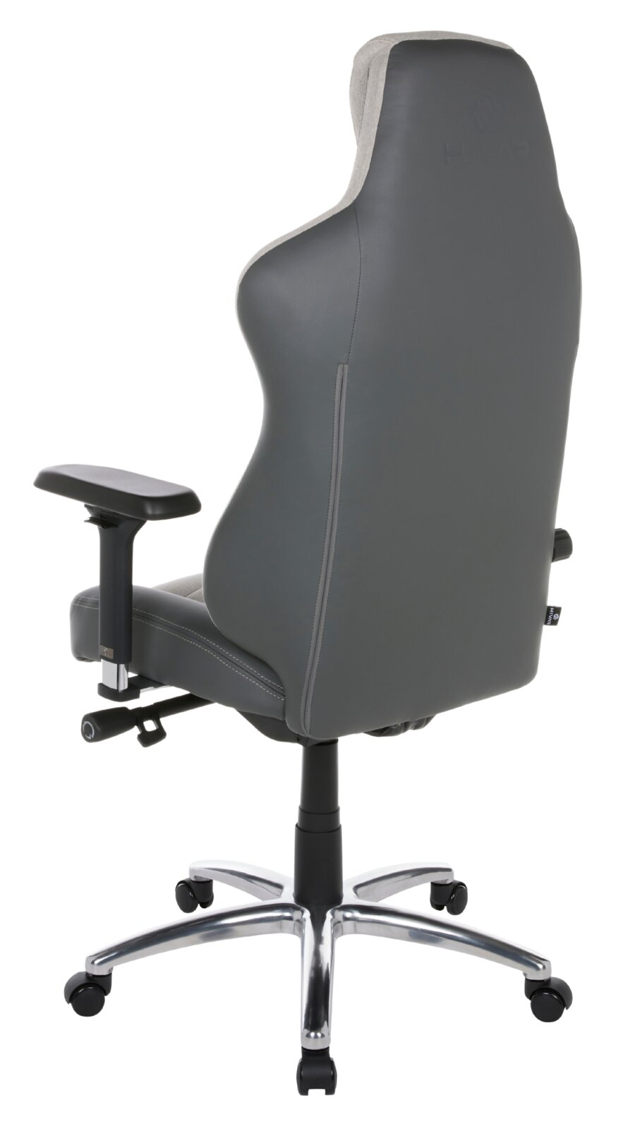 Rückansicht eines grauen Gaming-Stuhls mit verstellbaren Armlehnen und einem stabilen Metallfuß auf Rollen.