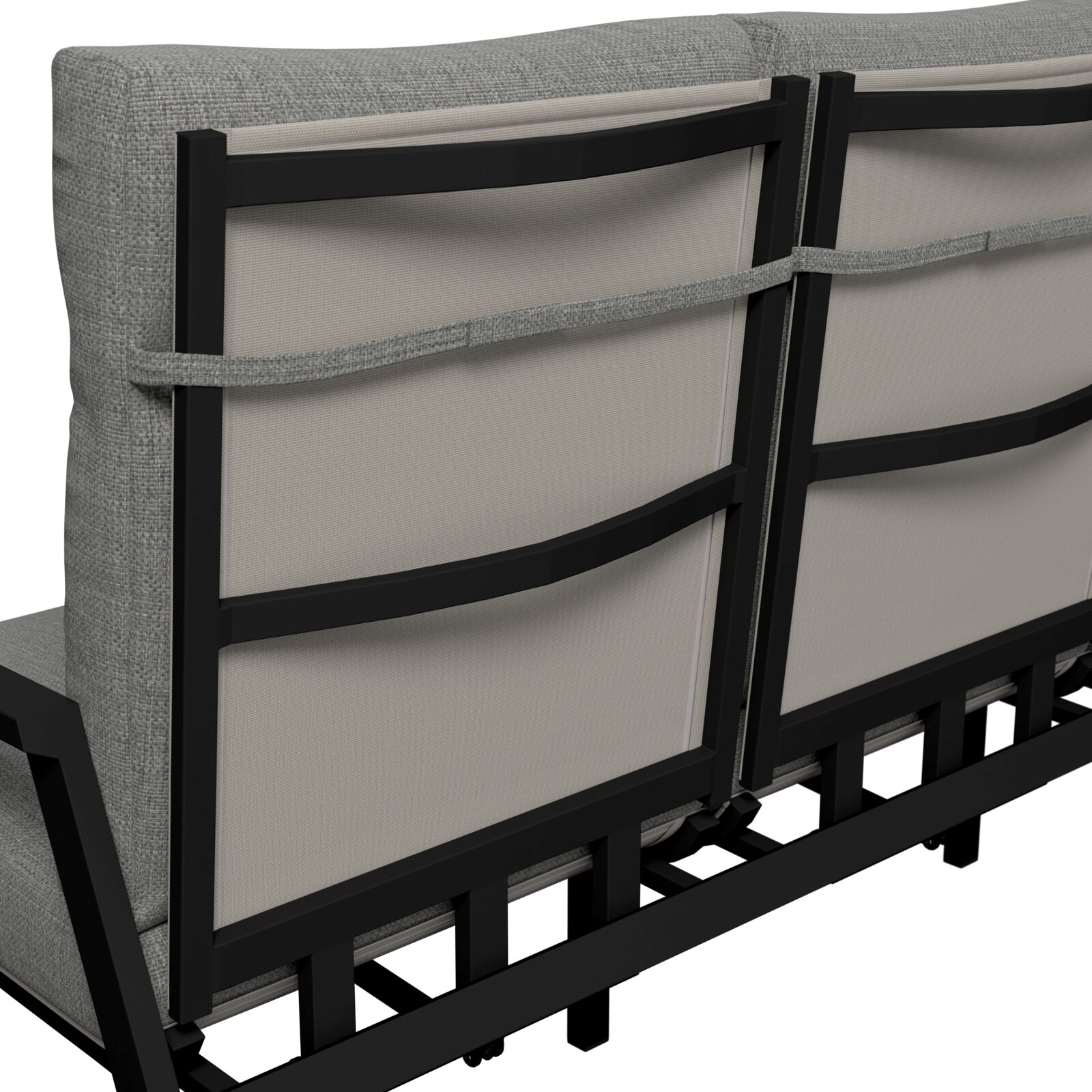 Achterkant van een tuinbank met grijze stoffen bekleding en een zwart metalen frame.