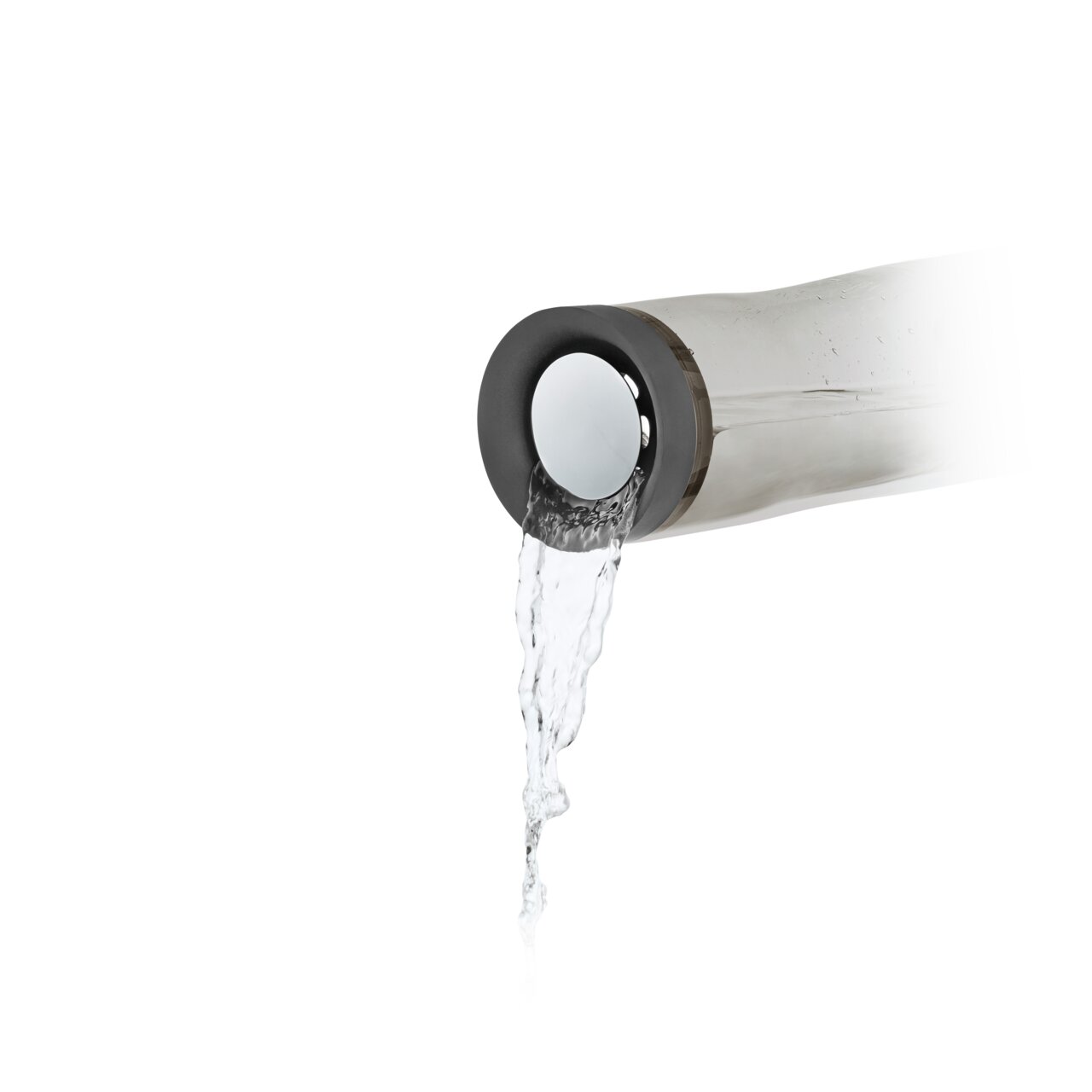 Wasserkaraffe SPLASH aus seitlicher Perspektive mit fließendem Wasser aus dem Ausguss.