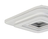 Nahaufnahme einer modernen, quadratischen LED-Deckenleuchte in Weiß mit abgerundeten Ecken, seitliche Perspektive