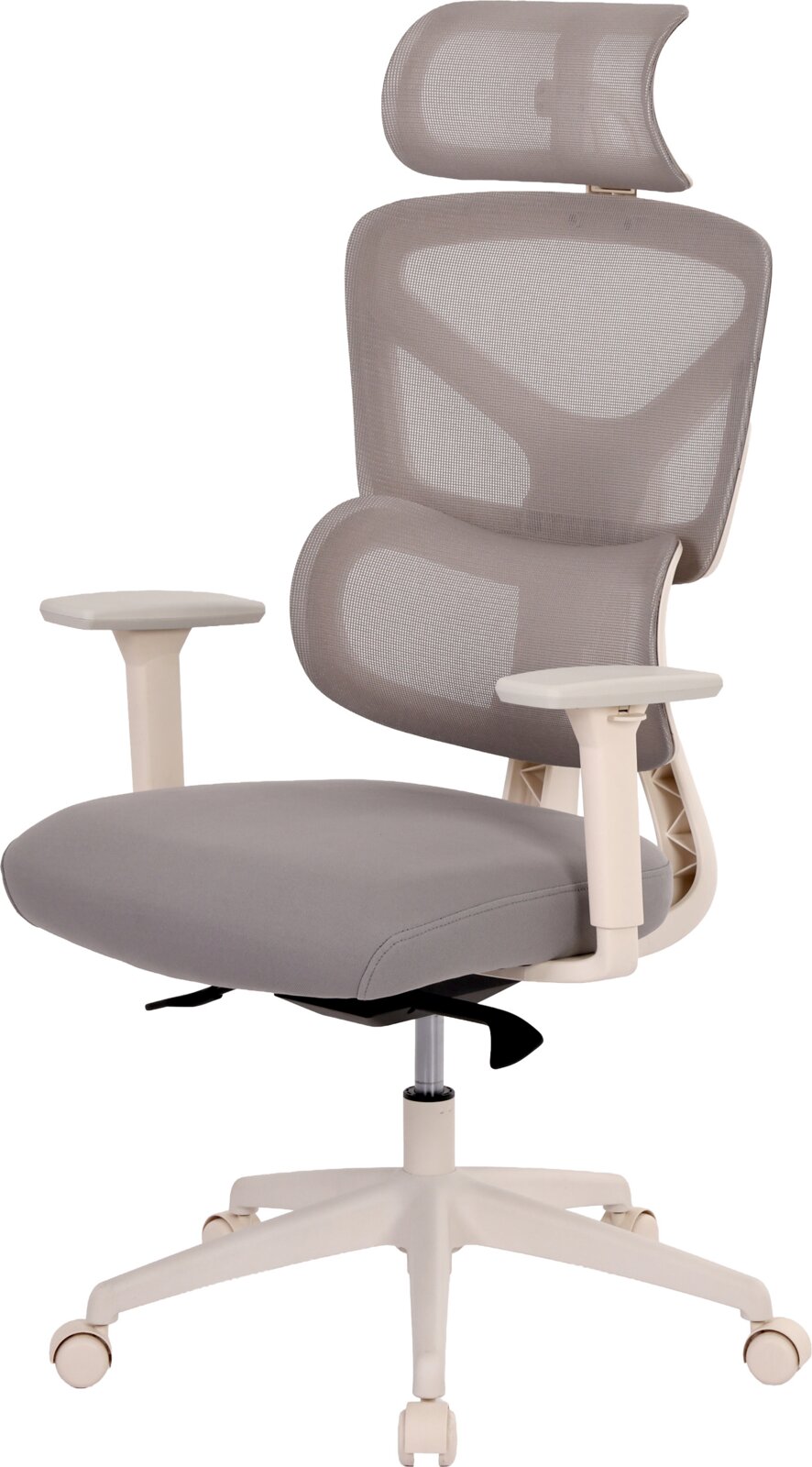 Ergonomischer Bürostuhl in Grau mit atmungsaktiver Netz-Rückenlehne, Kopfstütze, gepolsterter Sitzfläche, Armlehnen und weißem Fußkreuz auf Rollen, freigestellt auf weißem Hintergrund, Ansicht von vorne leicht seitlich