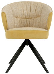 Vooraanzicht van een gele fauteuil met een zwart metalen frame en een gestoffeerde rugleuning.