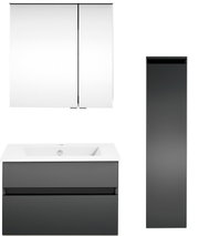 Moderne Badkombination mit Spiegelschrank, Waschbeckenunterschrank und hohem Seitenschrank in grauer Frontansicht.