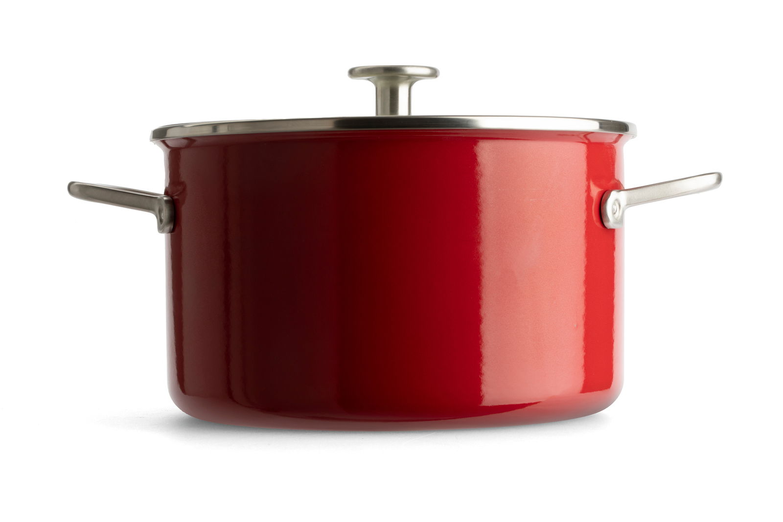 Roter Kochtopf mit Deckel und seitlichen Griffen, seitliche Perspektive